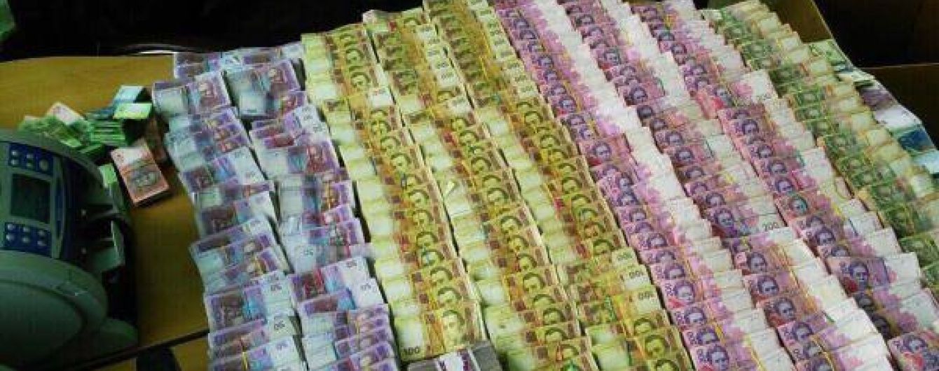 В Івано-Франківську СБУ закрила конвертаційний центр, який відмивав гроші "ДНР" і "ЛНР"