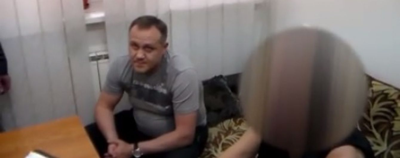 У Мережі з'явилося відео затримання екс-менеджера Курченка