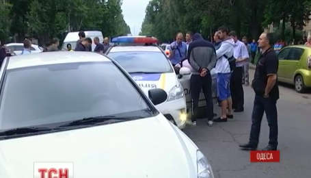 В Одесі з погонею та стріляниною затримали двох патрульних-хабарників