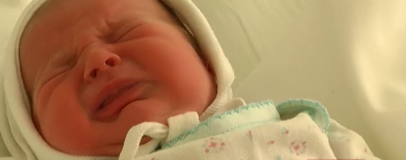 Закарпатській дівчинці-знайді дали ім'я і шукають батьків
