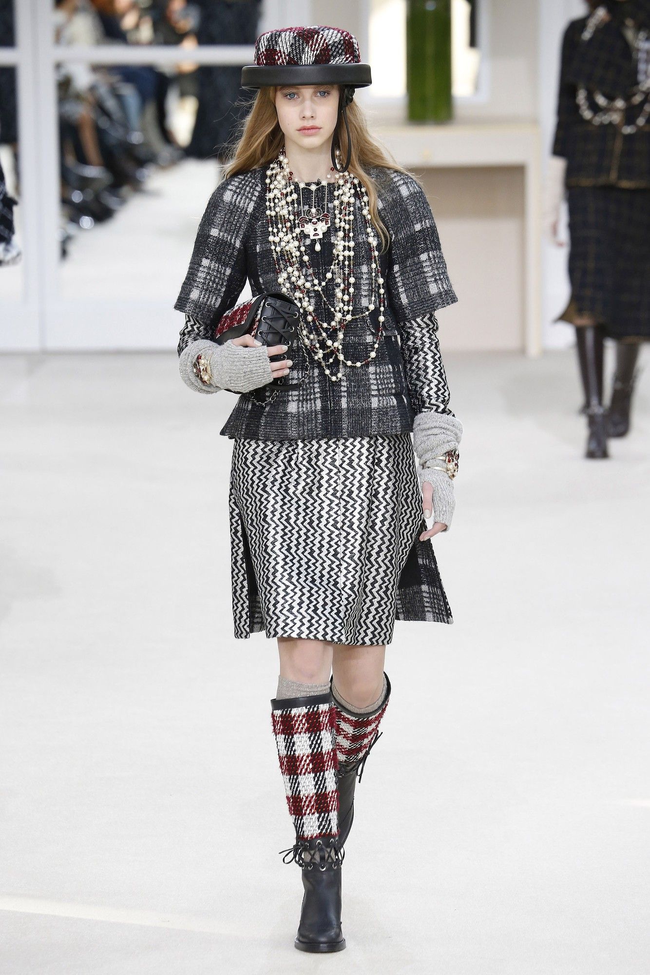 Коллекция Chanel прет-а-порте сезона осень-зима 2016-2017_29