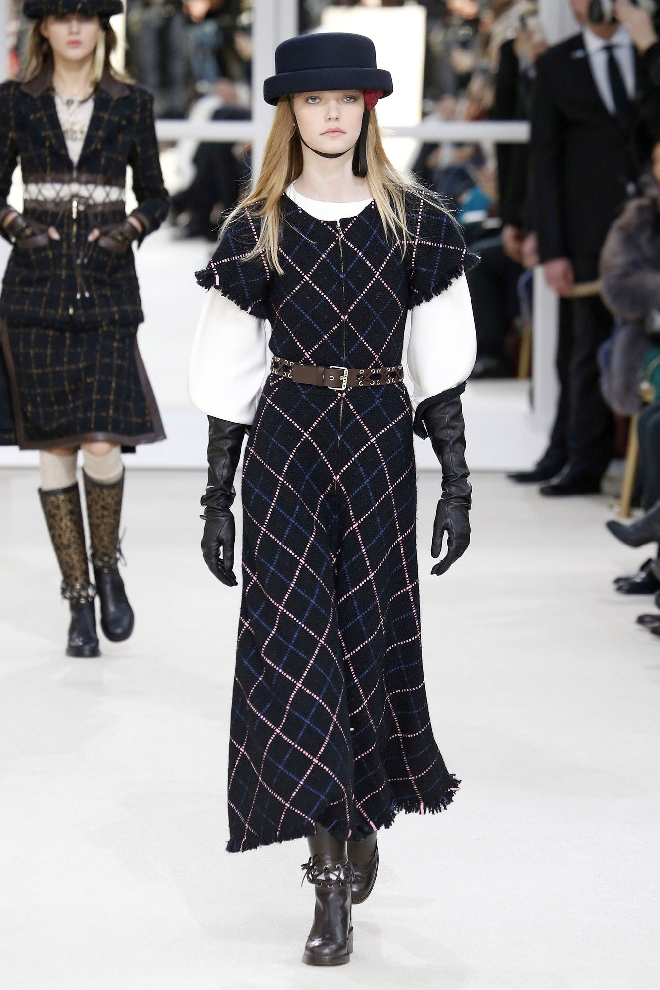 Коллекция Chanel прет-а-порте сезона осень-зима 2016-2017_26