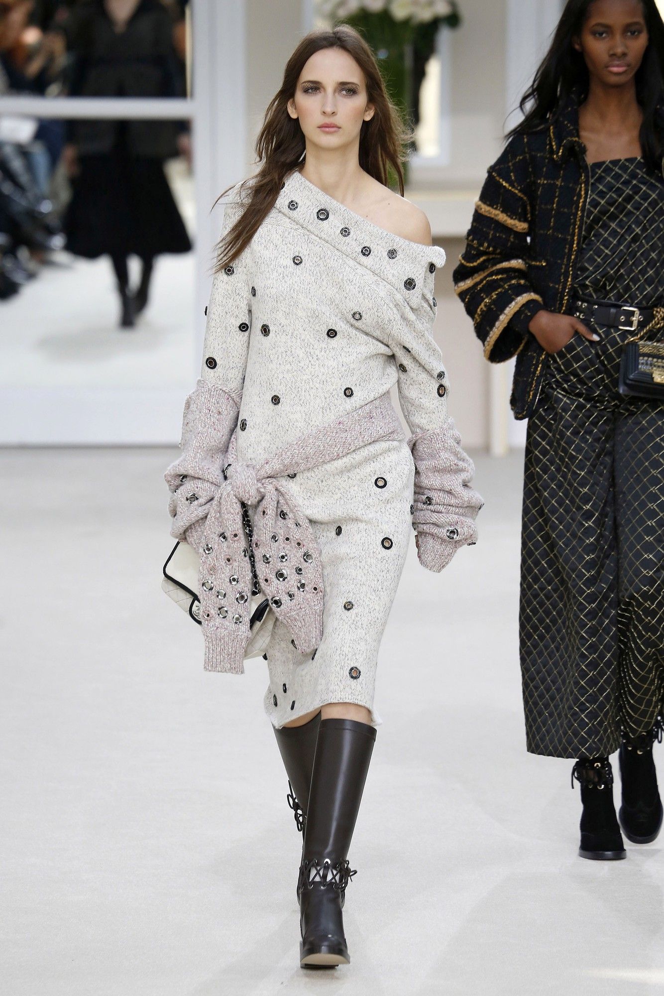 Коллекция Chanel прет-а-порте сезона осень-зима 2016-2017_34
