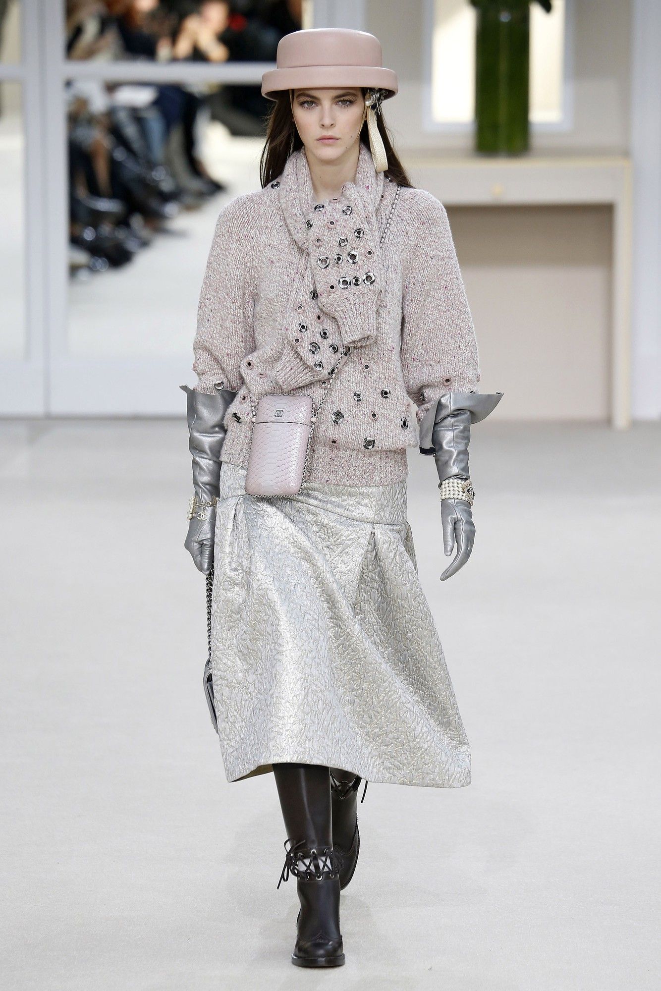 Коллекция Chanel прет-а-порте сезона осень-зима 2016-2017_36