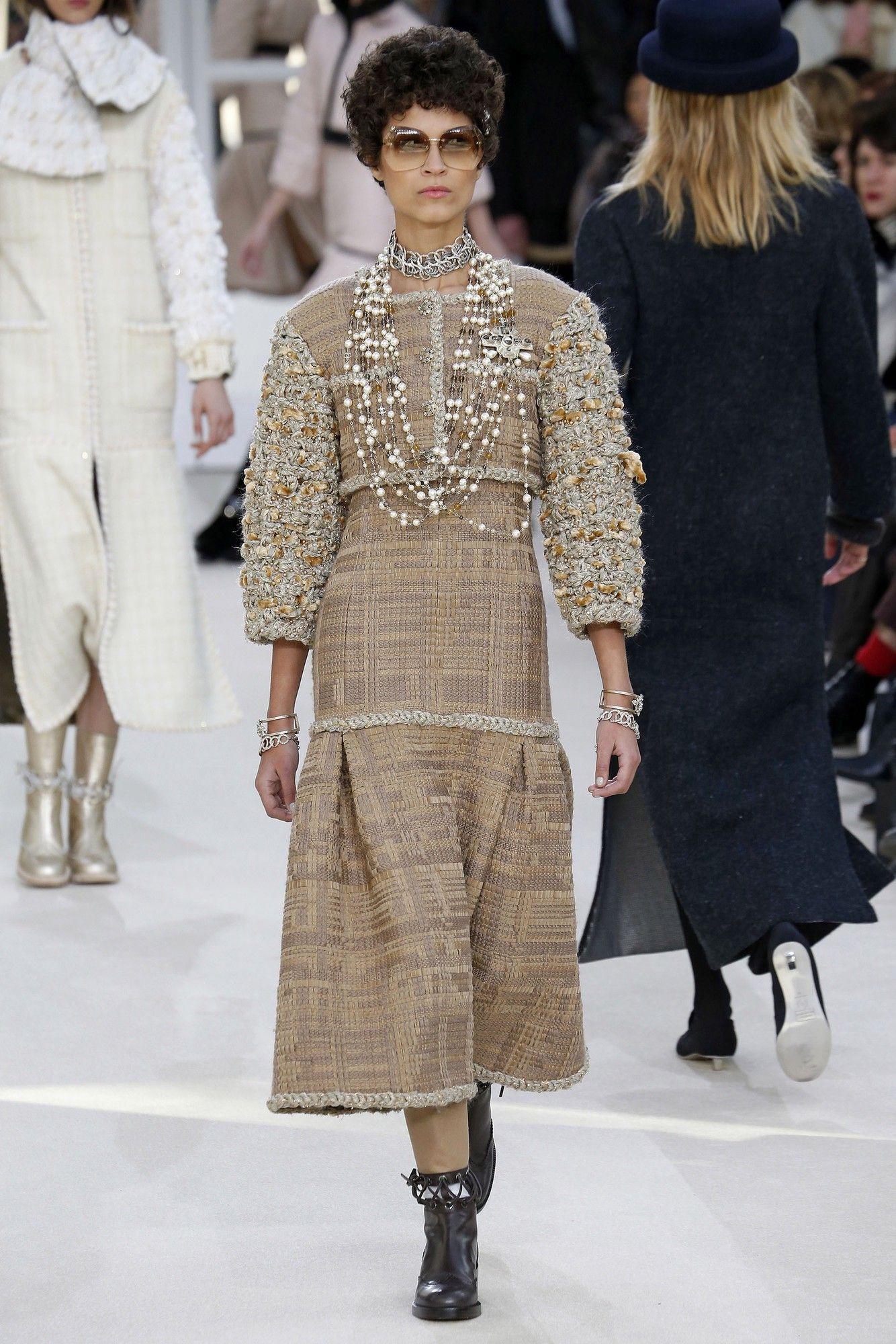 Коллекция Chanel прет-а-порте сезона осень-зима 2016-2017_49