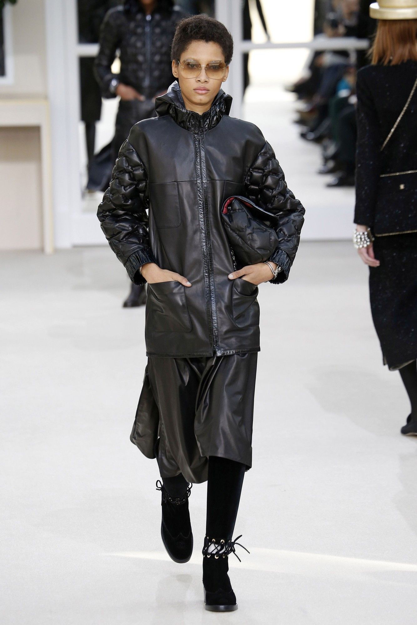 Коллекция Chanel прет-а-порте сезона осень-зима 2016-2017_57