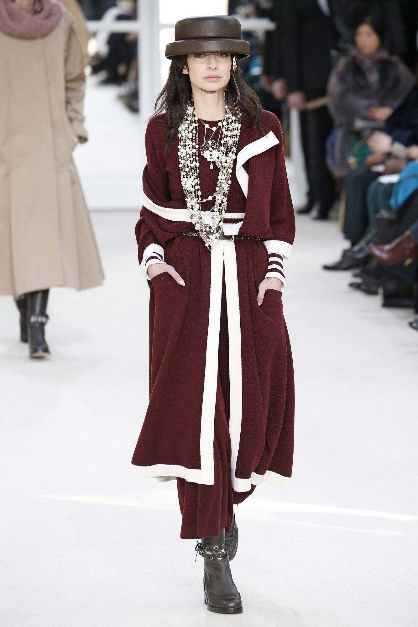 Коллекция Chanel прет-а-порте сезона осень-зима 2016-2017_62