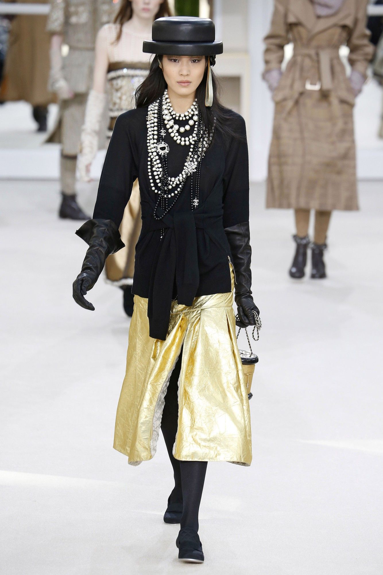 Коллекция Chanel прет-а-порте сезона осень-зима 2016-2017_68