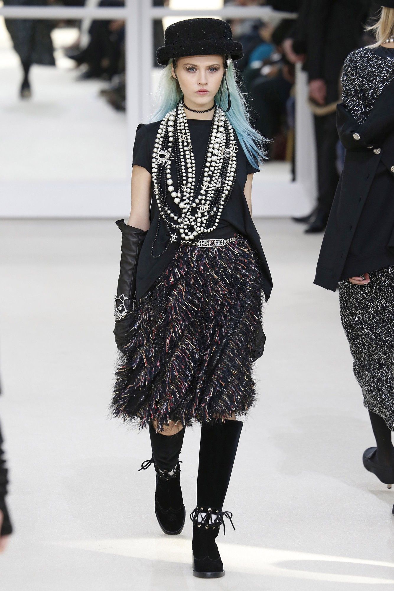 Коллекция Chanel прет-а-порте сезона осень-зима 2016-2017_80