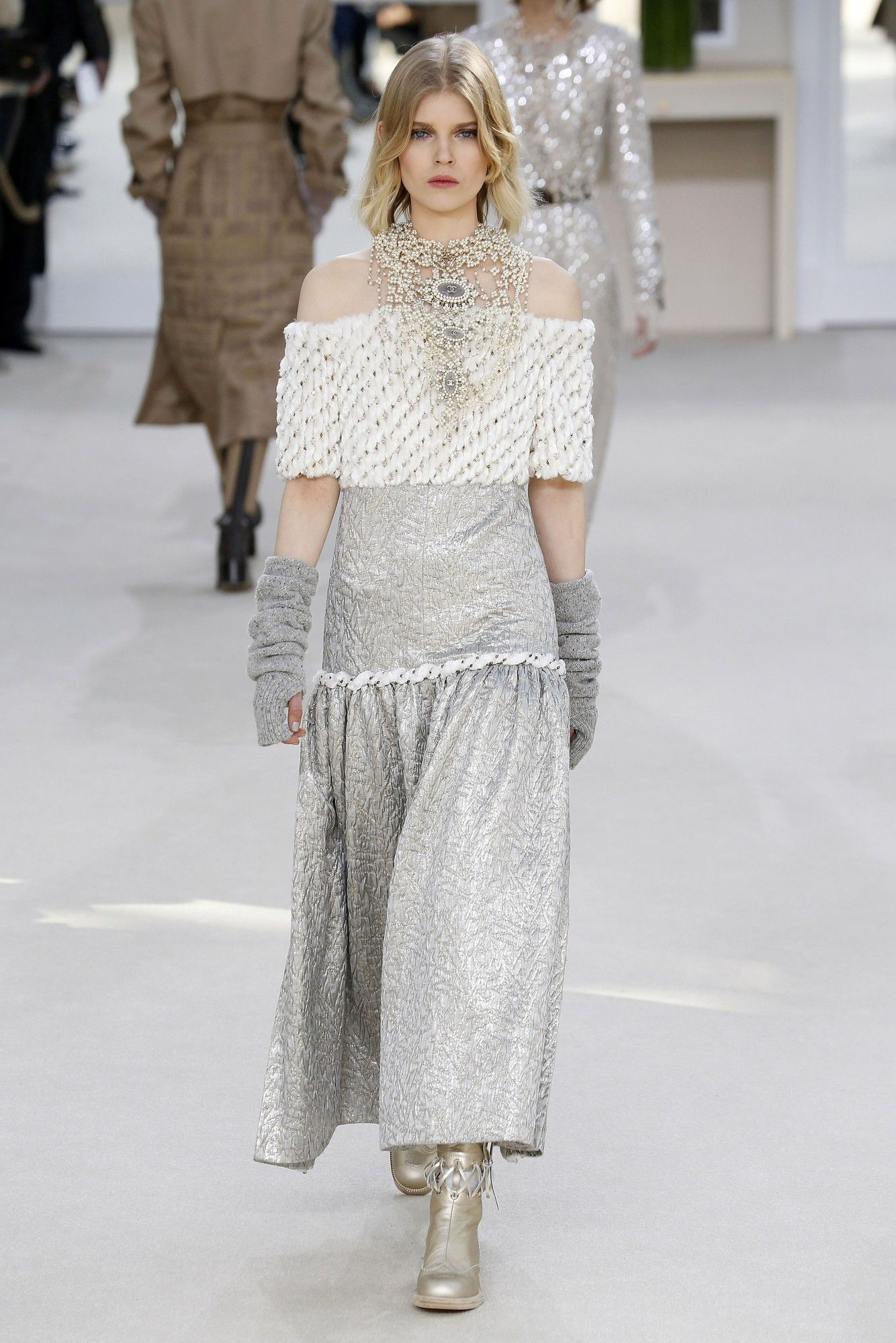 Коллекция Chanel прет-а-порте сезона осень-зима 2016-2017_73