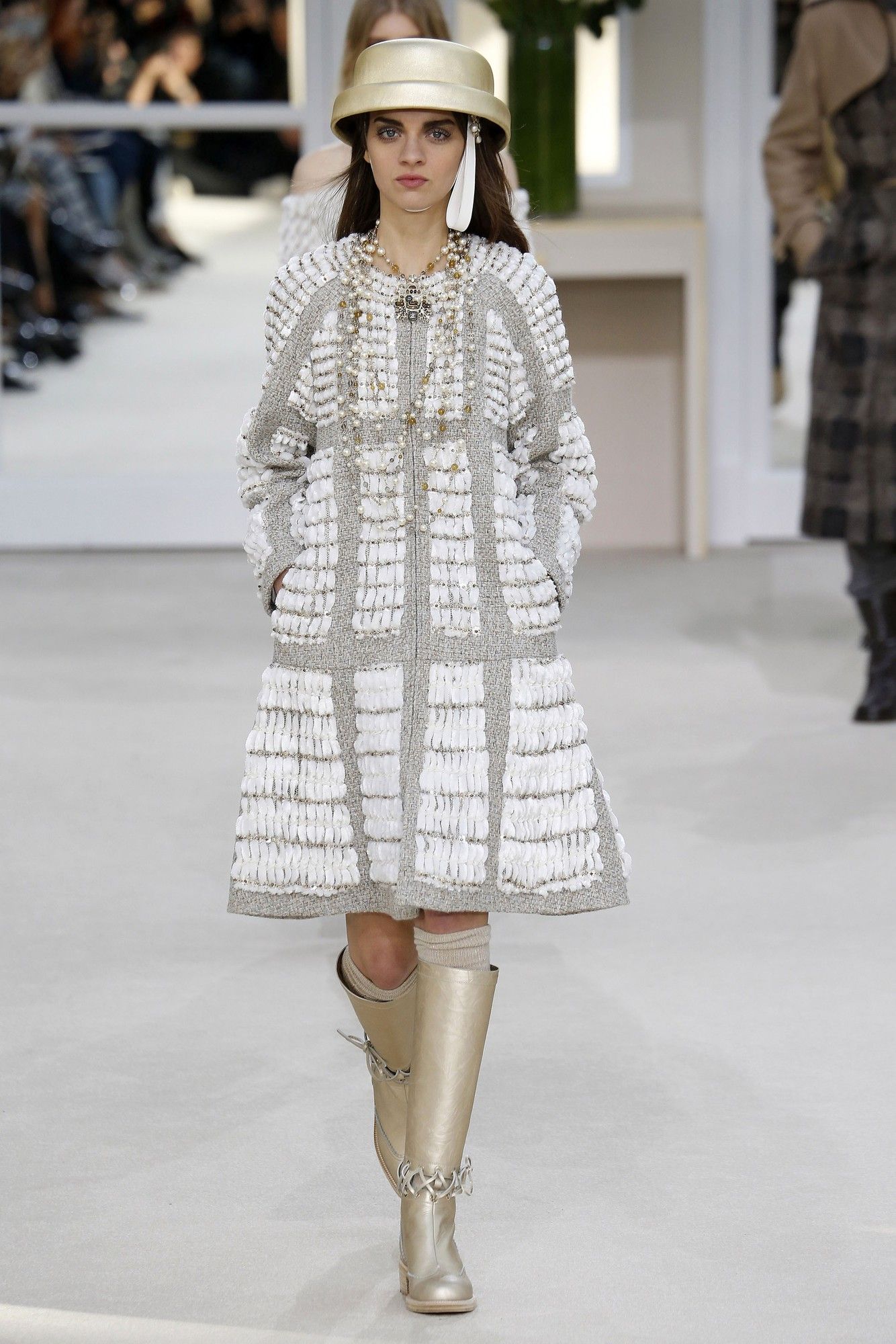 Коллекция Chanel прет-а-порте сезона осень-зима 2016-2017_72