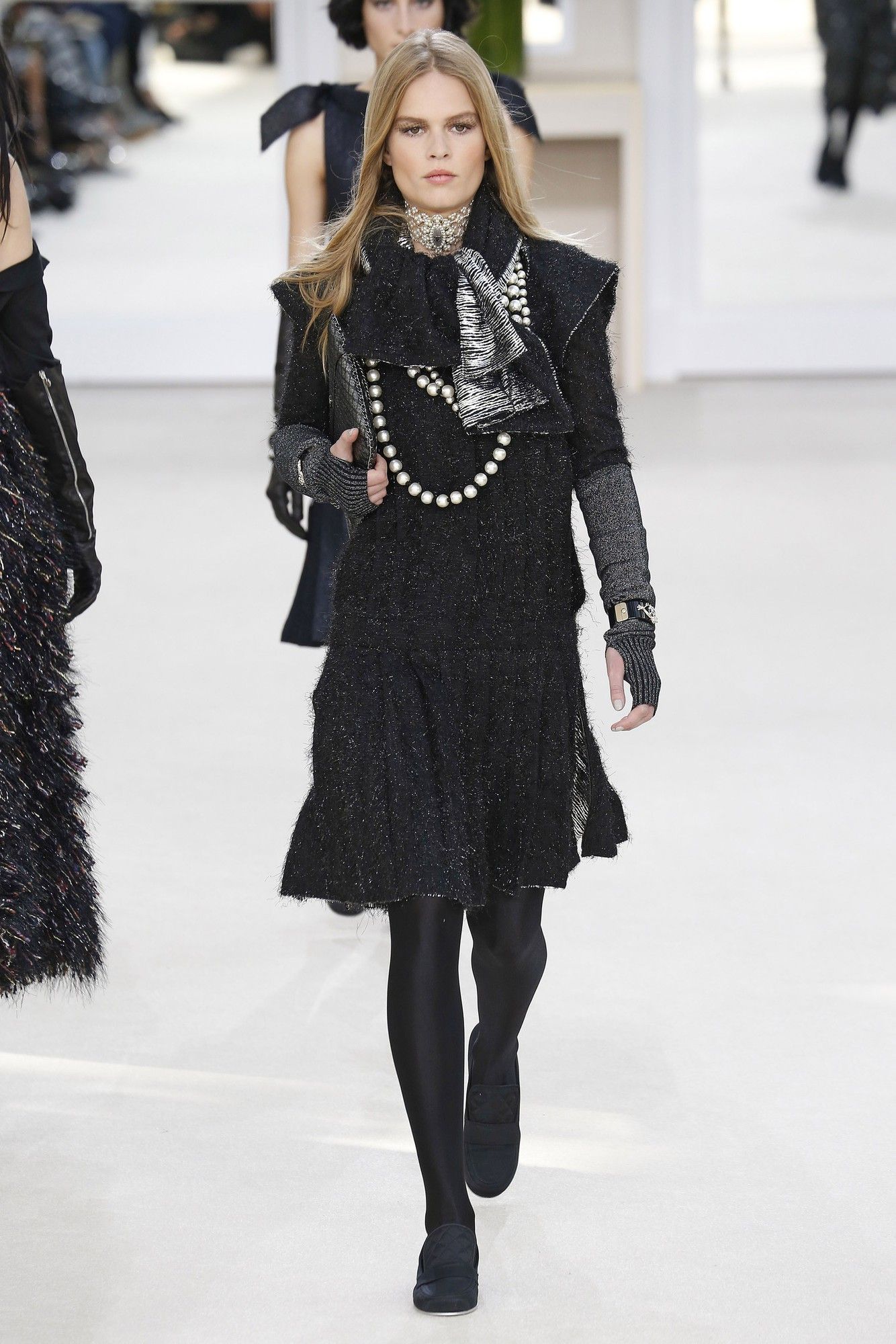 Коллекция Chanel прет-а-порте сезона осень-зима 2016-2017_81