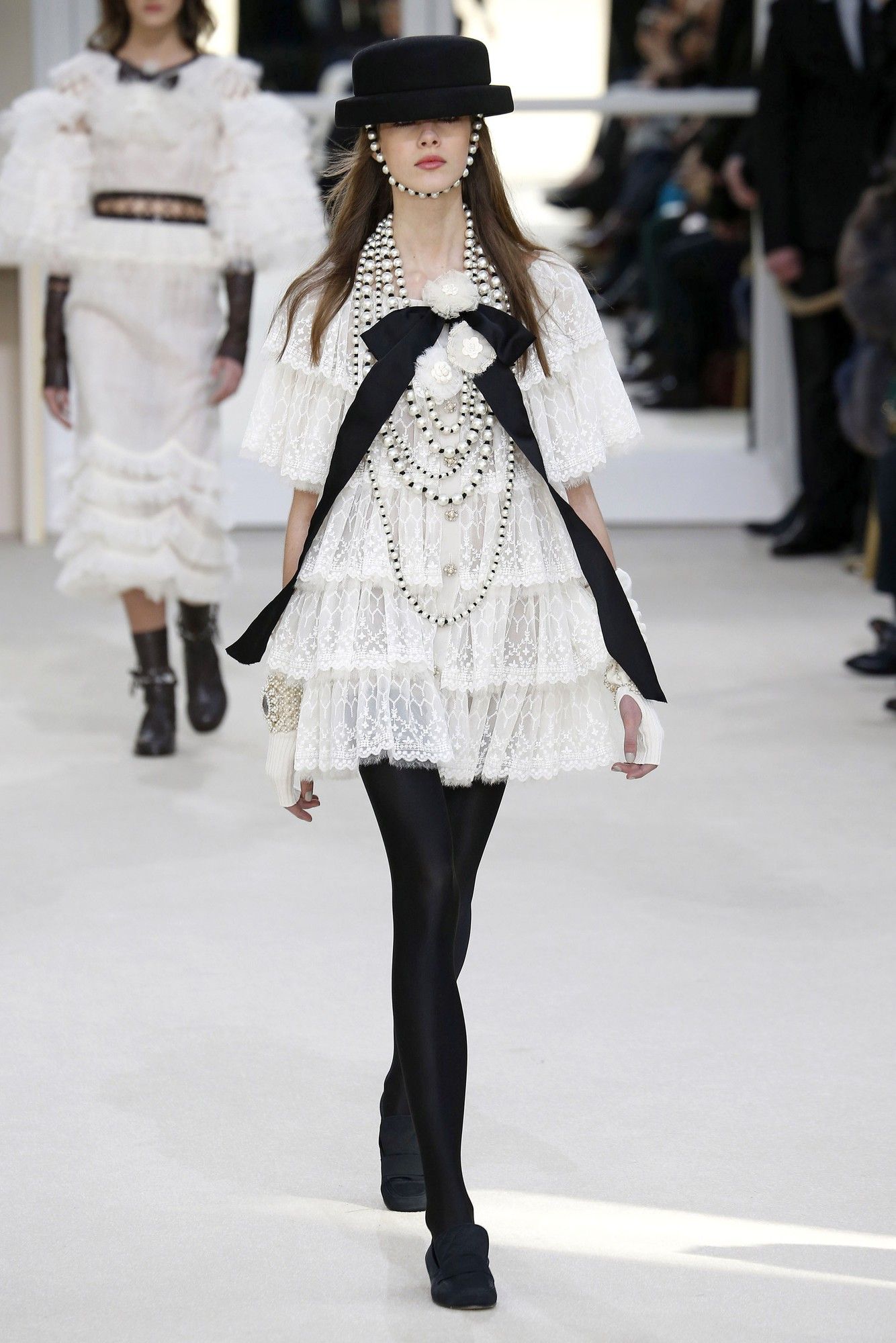 Коллекция Chanel прет-а-порте сезона осень-зима 2016-2017_86