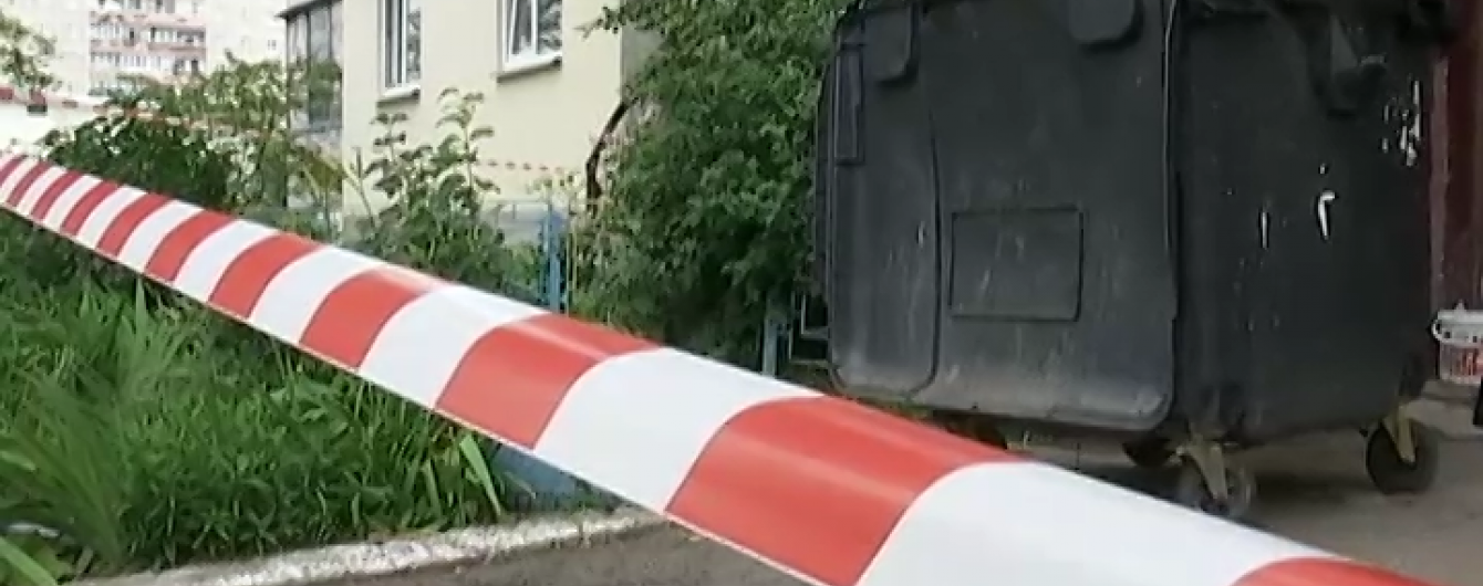 У Києві серед сміття знайшли мертве немовля