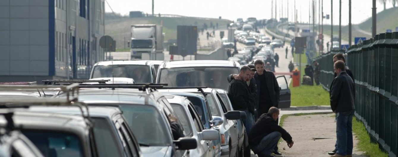 Черги на кордоні з Польщею триматимуться до кінця тижня