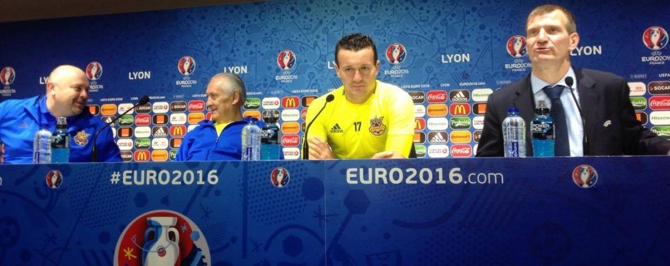 Нехлюїв у нас немає. Федецький розповів про недопалки і пиво у роздягальні збірної України