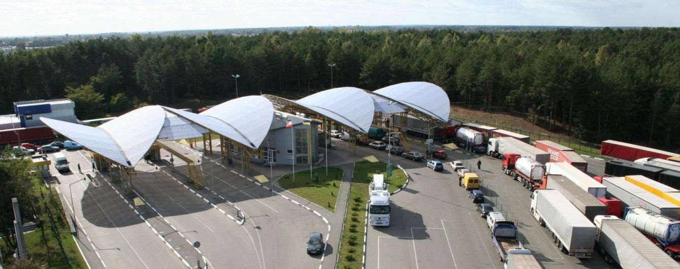 Польські митники оголосили "тихий страйк". У МЗС поперджають про черги на кордоні