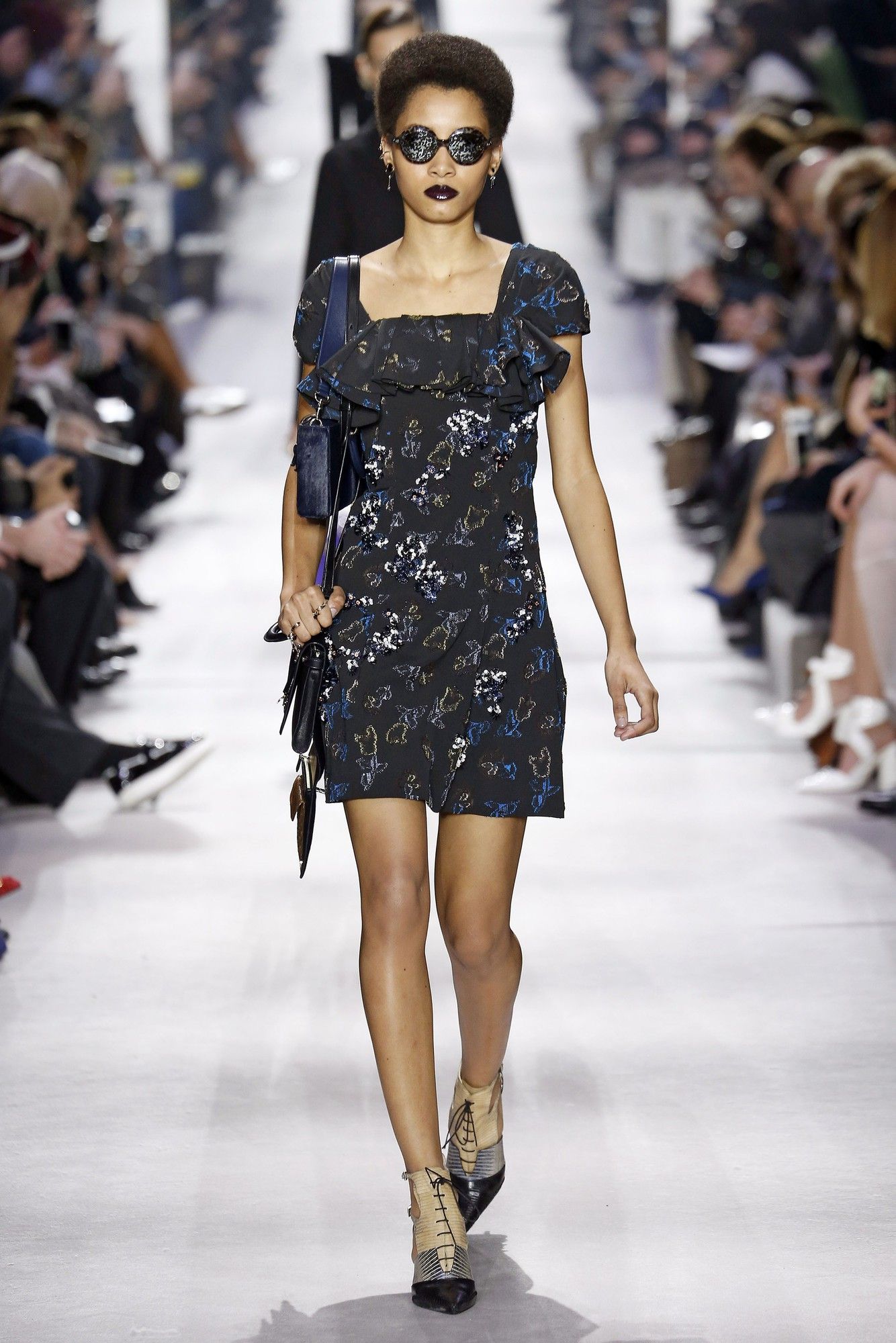 Коллекция Christian Dior прет-а-порте сезона осень-зима 2016-2017_13