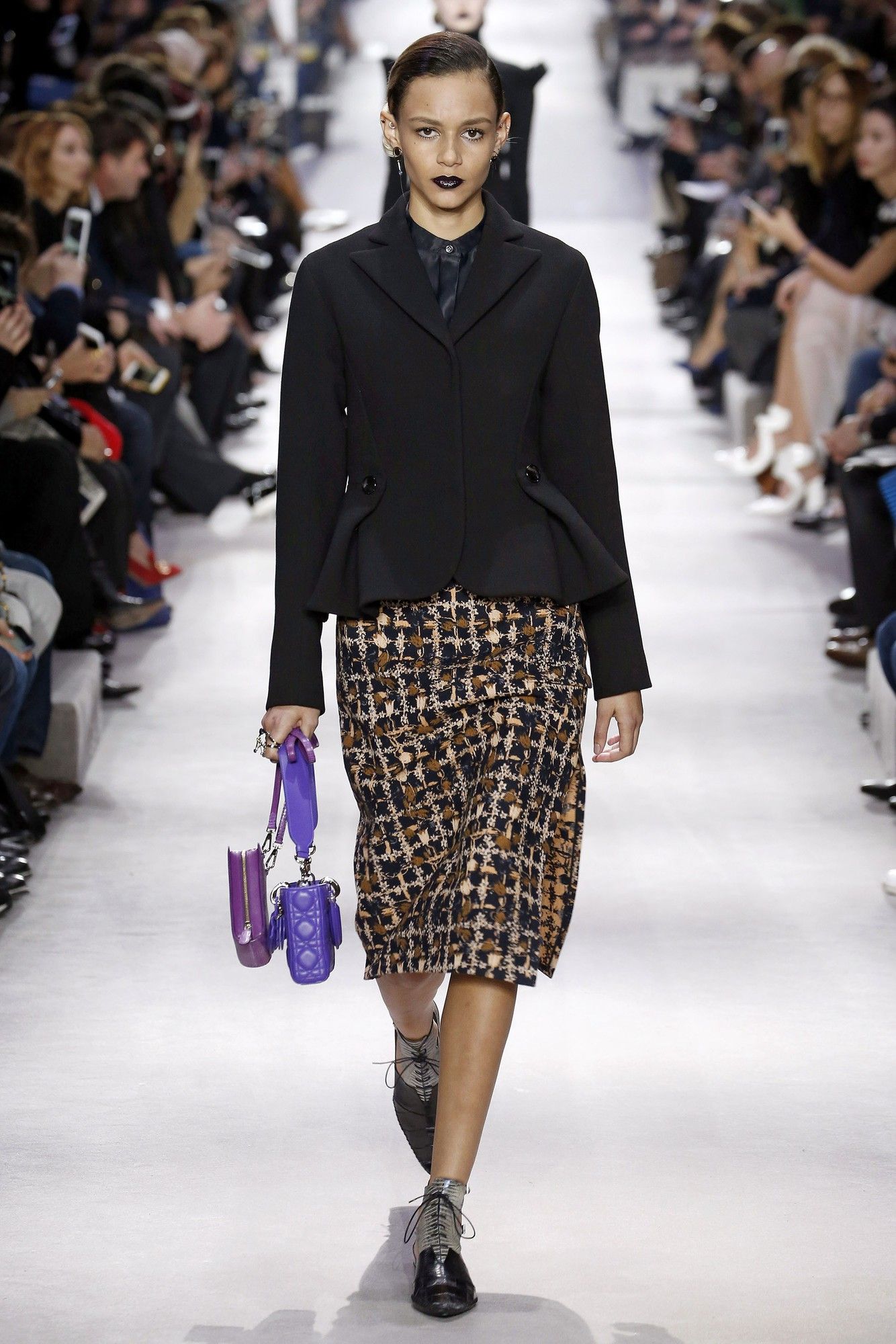 Коллекция Christian Dior прет-а-порте сезона осень-зима 2016-2017_14