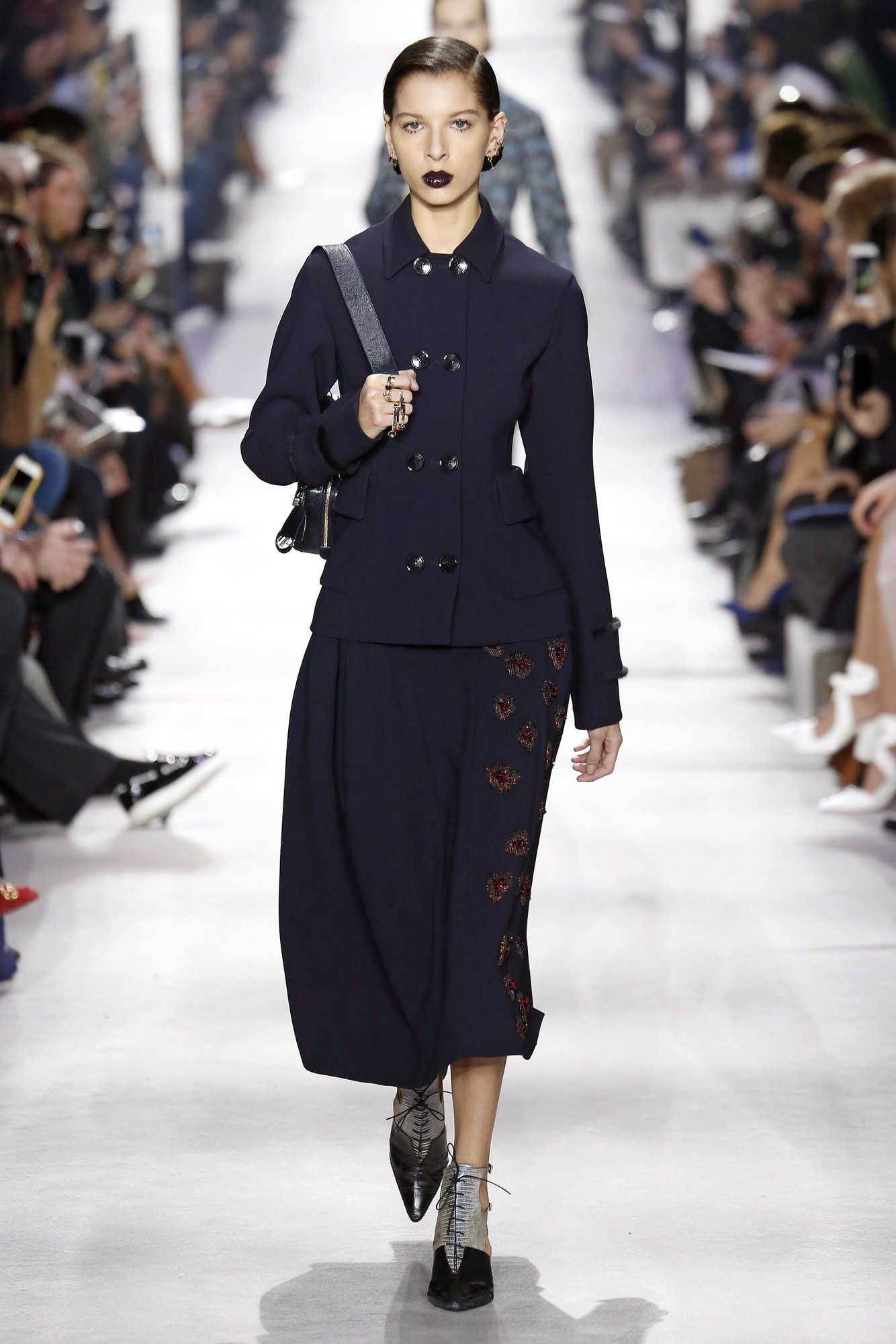 Коллекция Christian Dior прет-а-порте сезона осень-зима 2016-2017_6