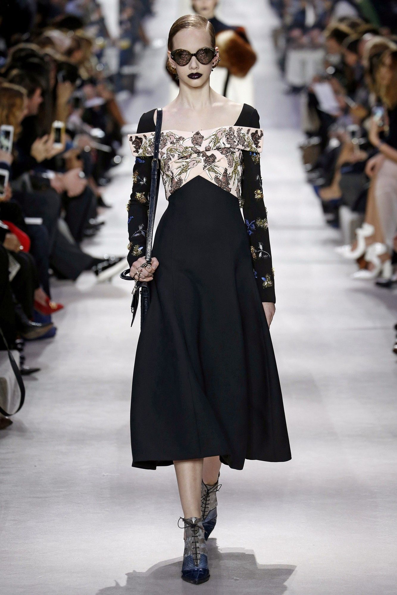 Коллекция Christian Dior прет-а-порте сезона осень-зима 2016-2017_10