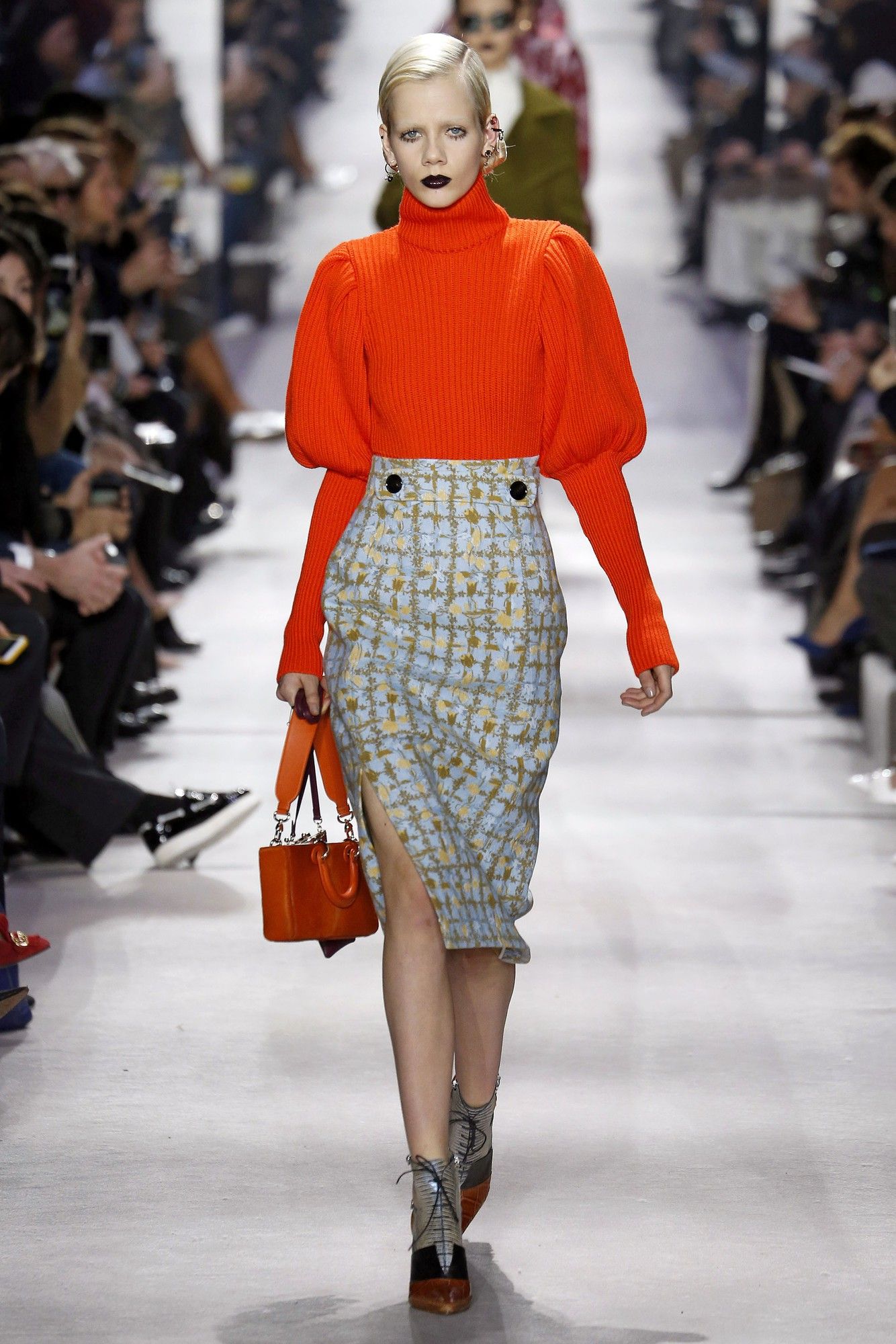 Коллекция Christian Dior прет-а-порте сезона осень-зима 2016-2017_16