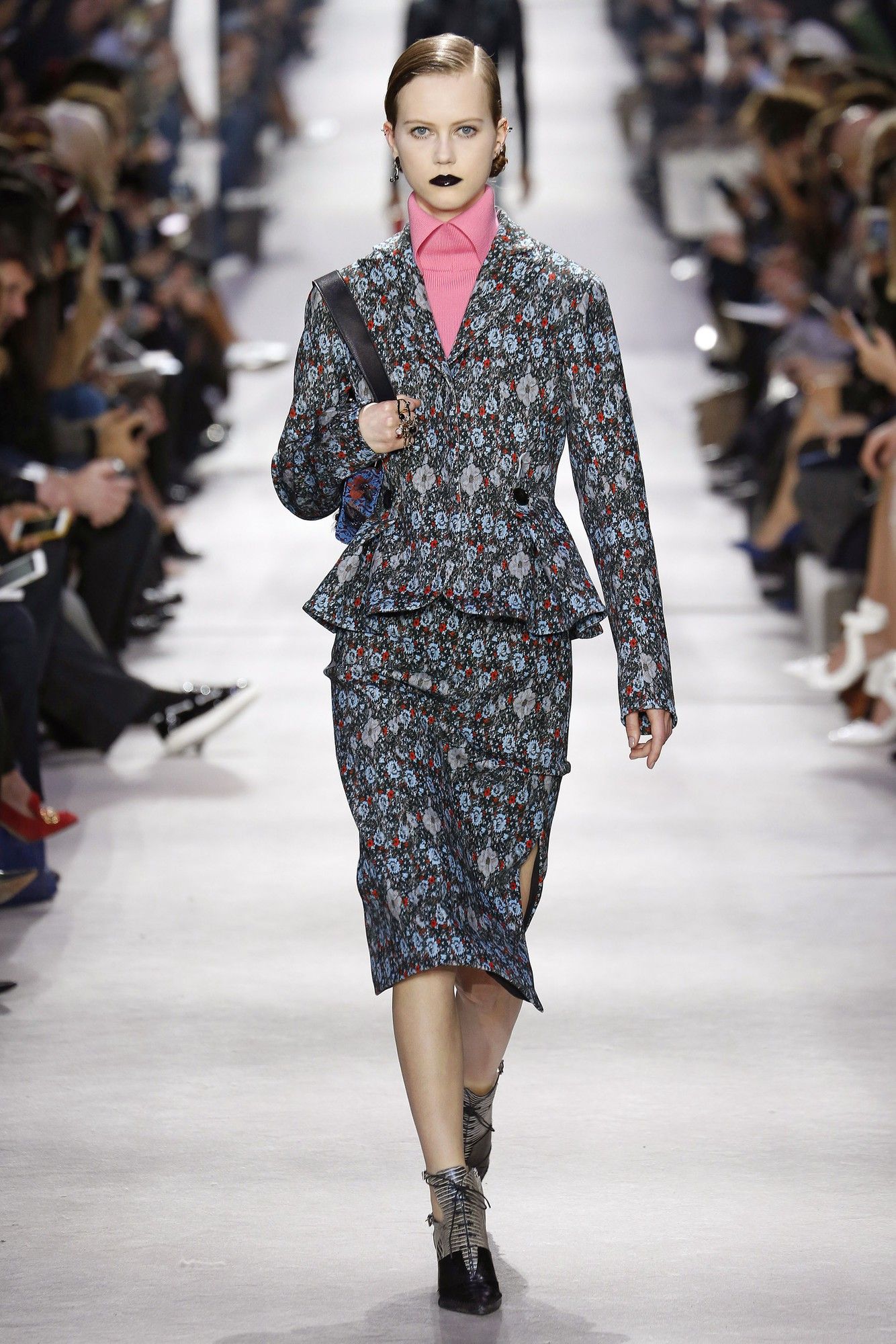 Коллекция Christian Dior прет-а-порте сезона осень-зима 2016-2017_7