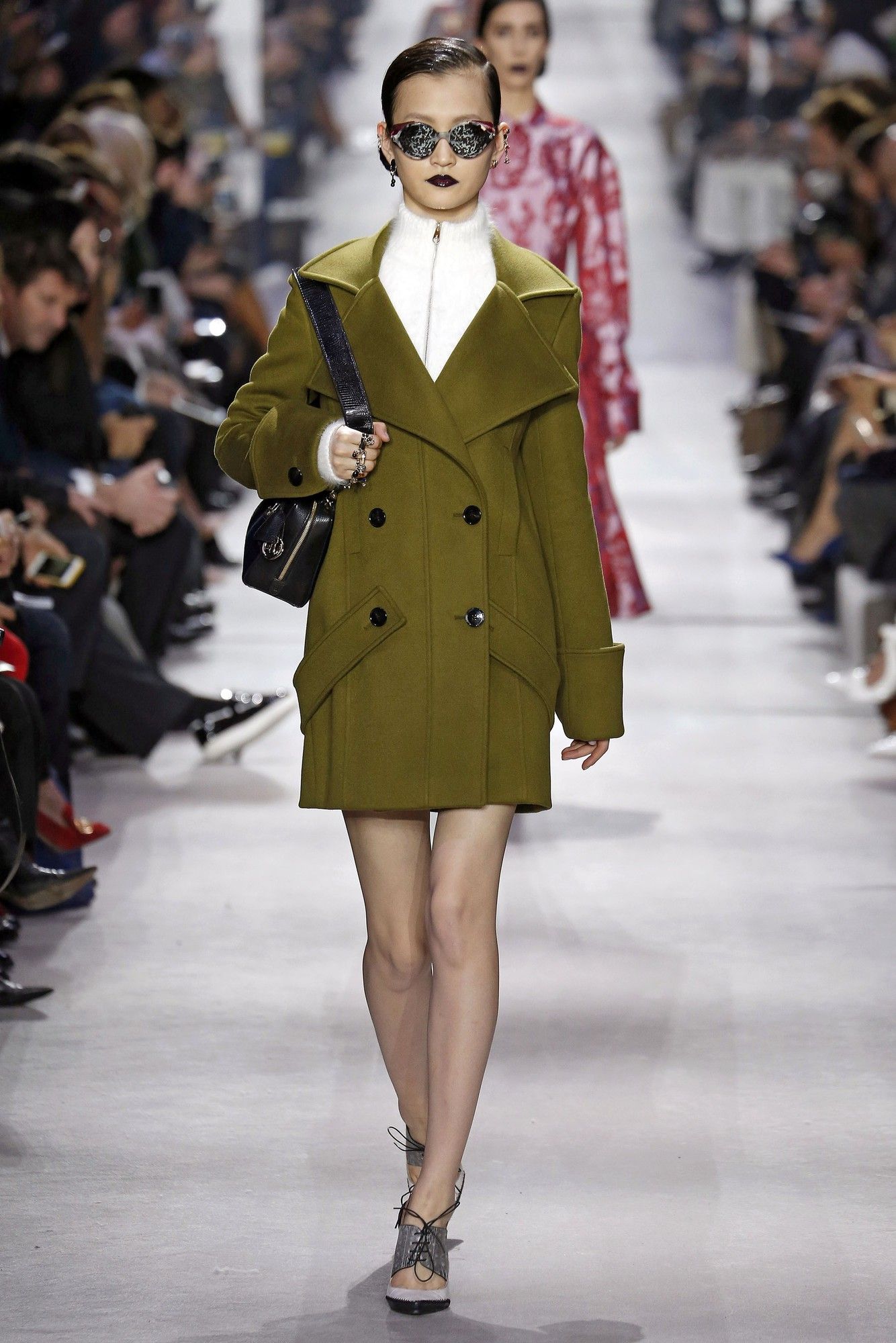 Коллекция Christian Dior прет-а-порте сезона осень-зима 2016-2017_17