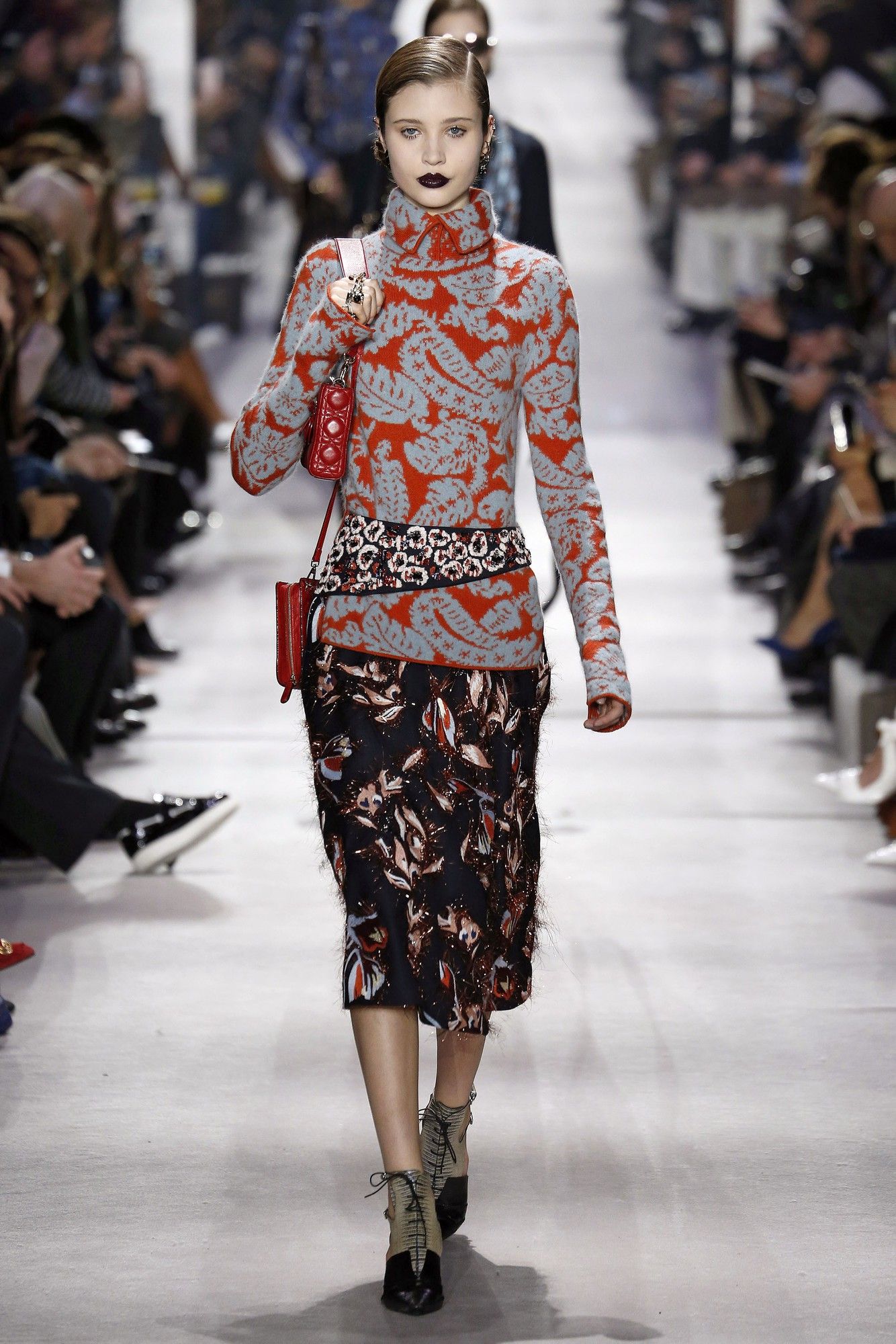 Коллекция Christian Dior прет-а-порте сезона осень-зима 2016-2017_19