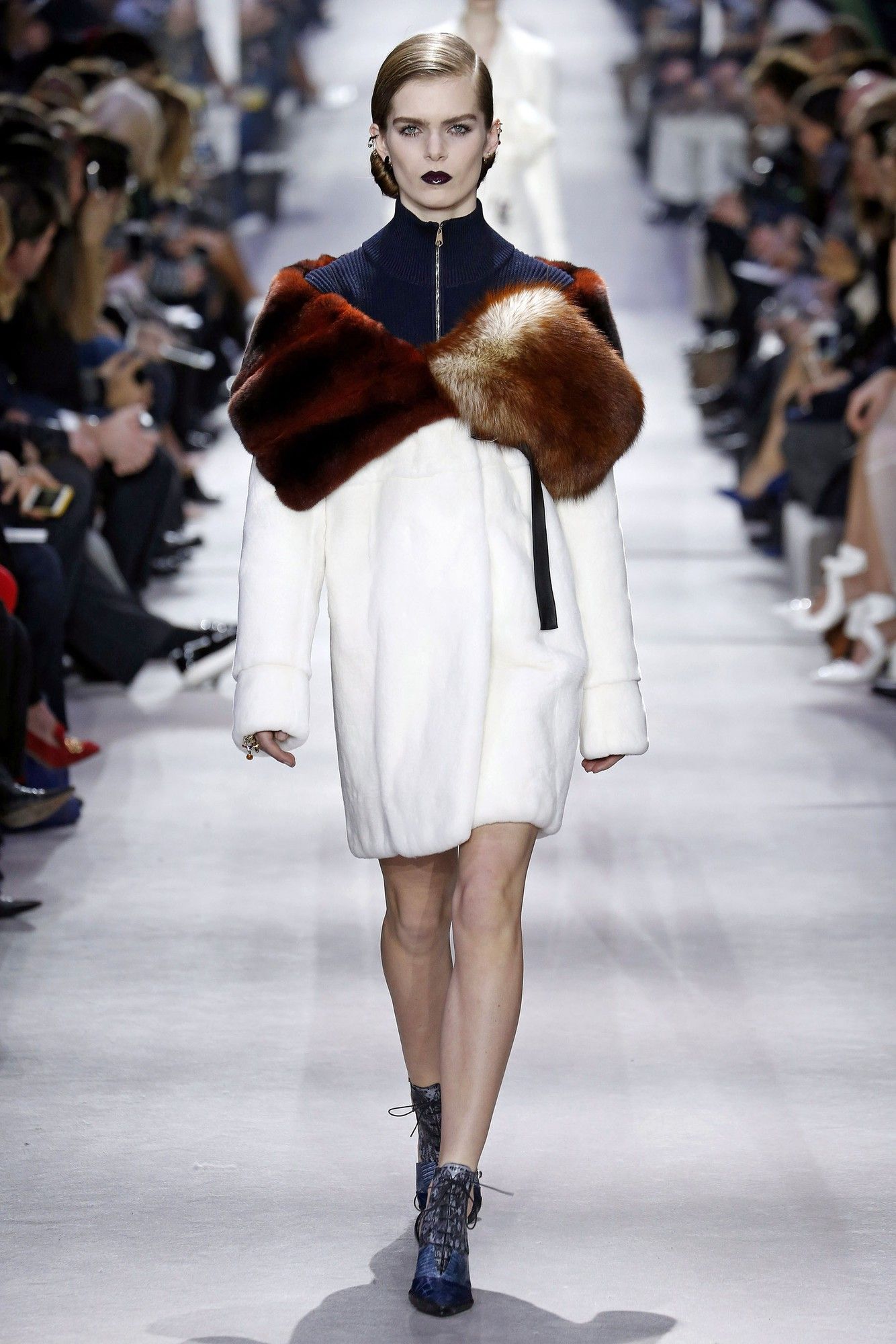 Коллекция Christian Dior прет-а-порте сезона осень-зима 2016-2017_11