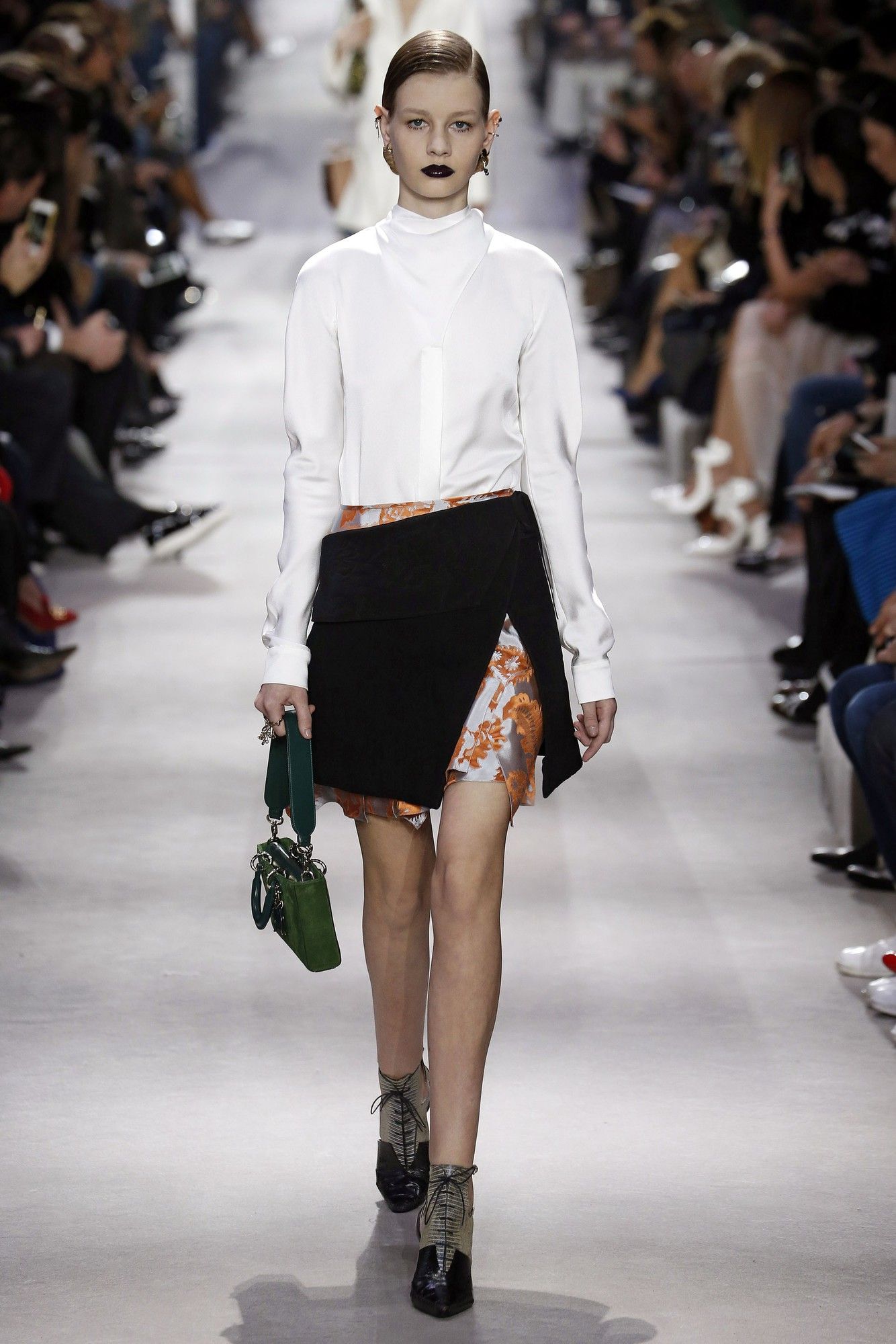 Коллекция Christian Dior прет-а-порте сезона осень-зима 2016-2017_34