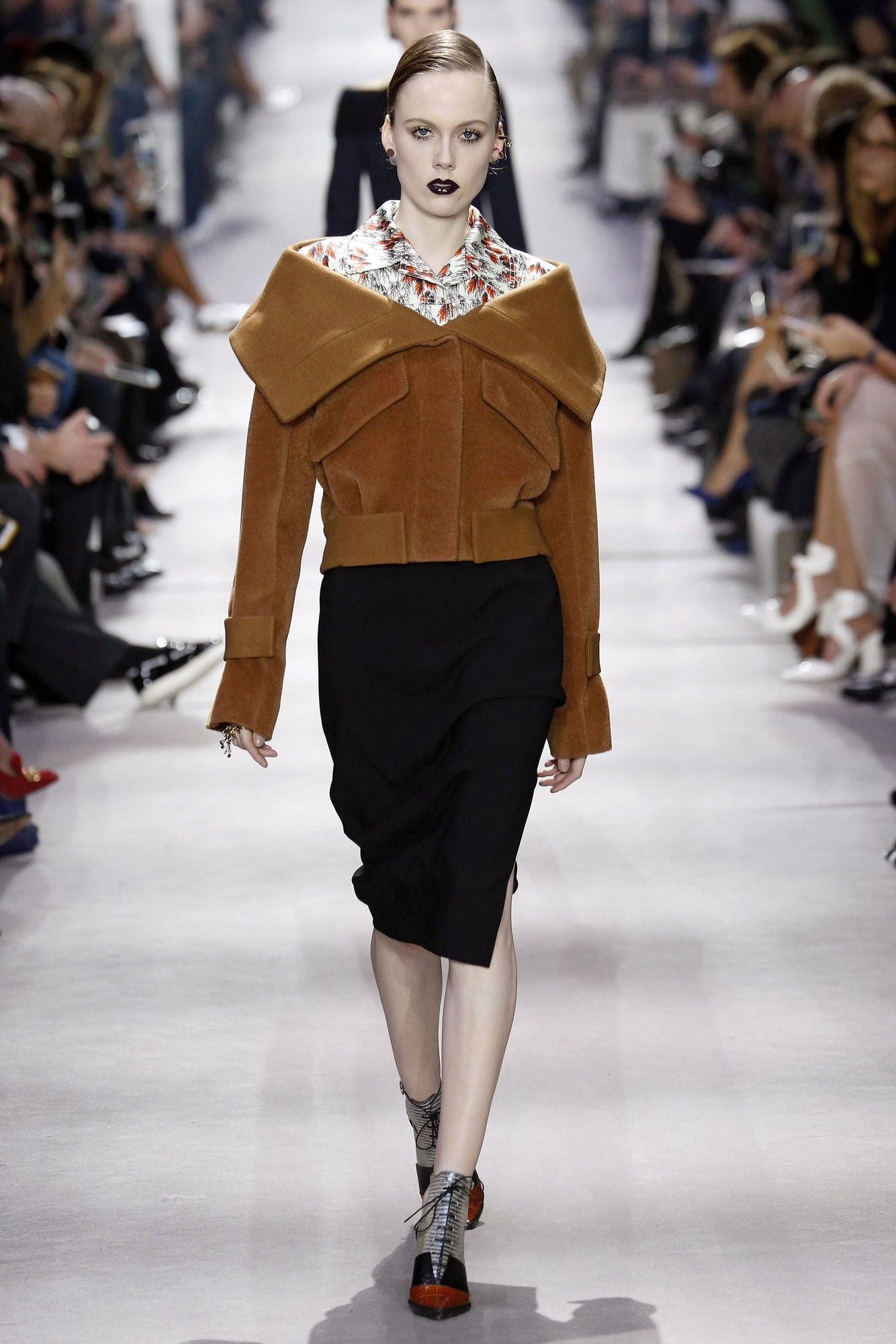 Коллекция Christian Dior прет-а-порте сезона осень-зима 2016-2017_25