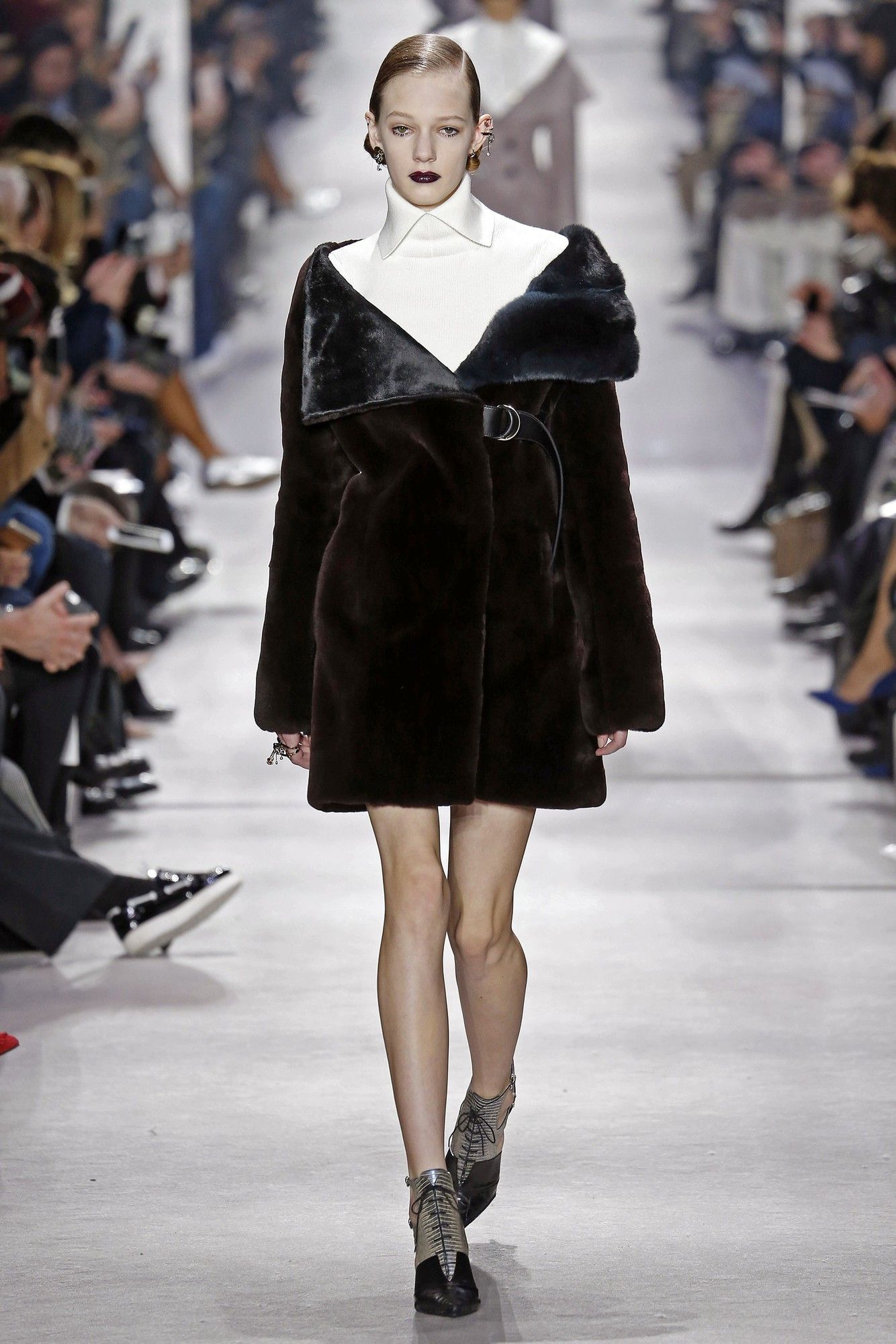 Коллекция Christian Dior прет-а-порте сезона осень-зима 2016-2017_27
