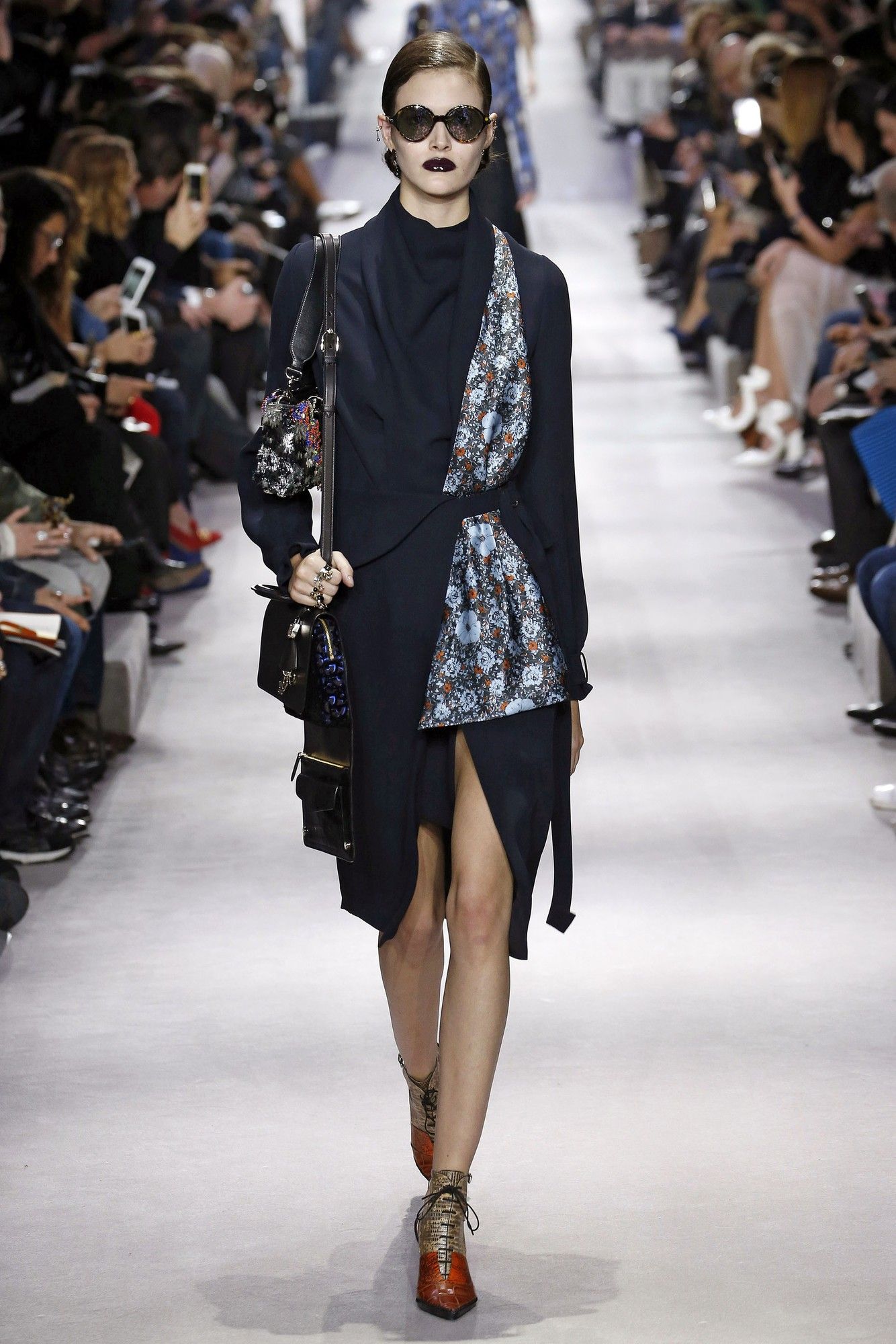Коллекция Christian Dior прет-а-порте сезона осень-зима 2016-2017_20