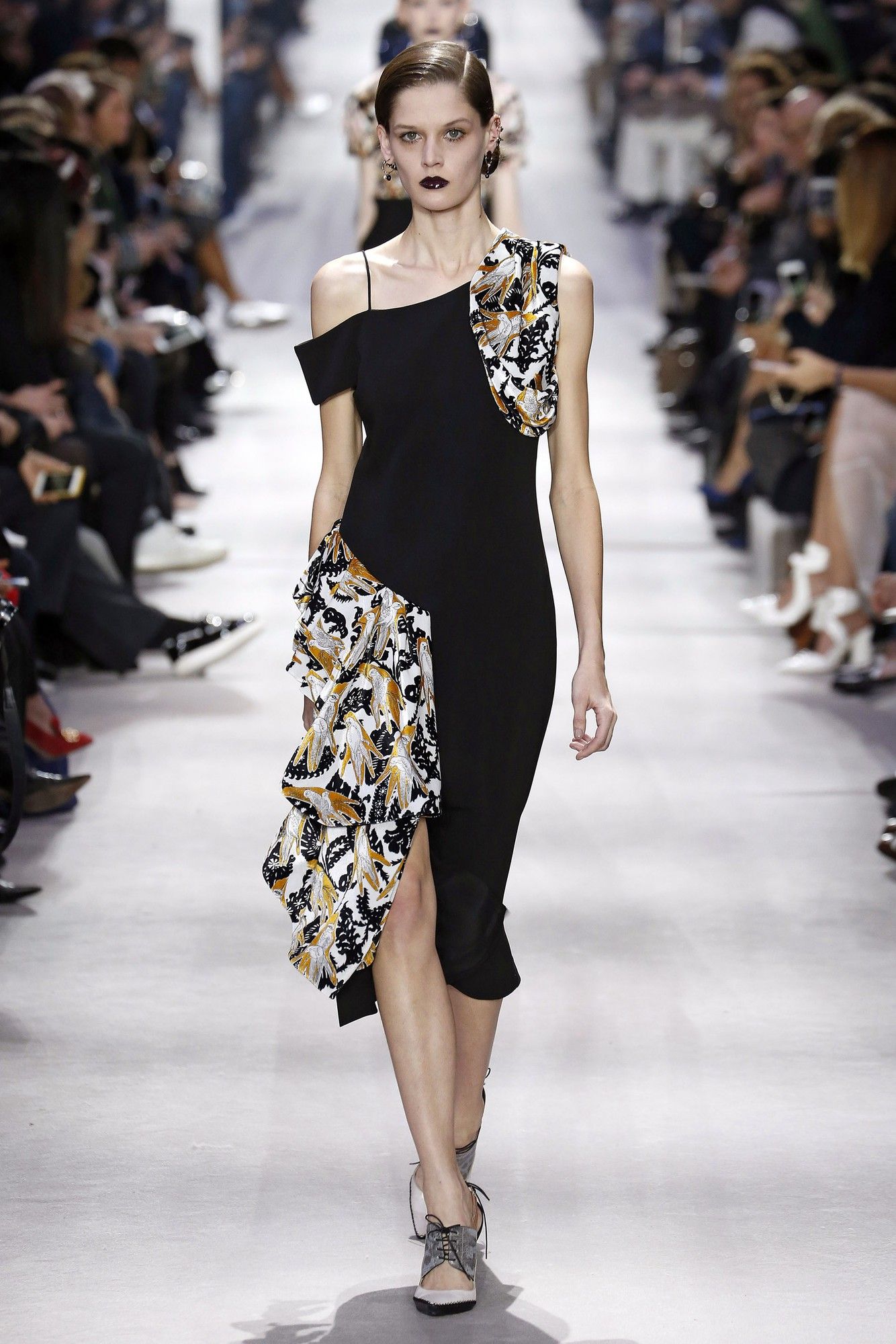 Коллекция Christian Dior прет-а-порте сезона осень-зима 2016-2017_47