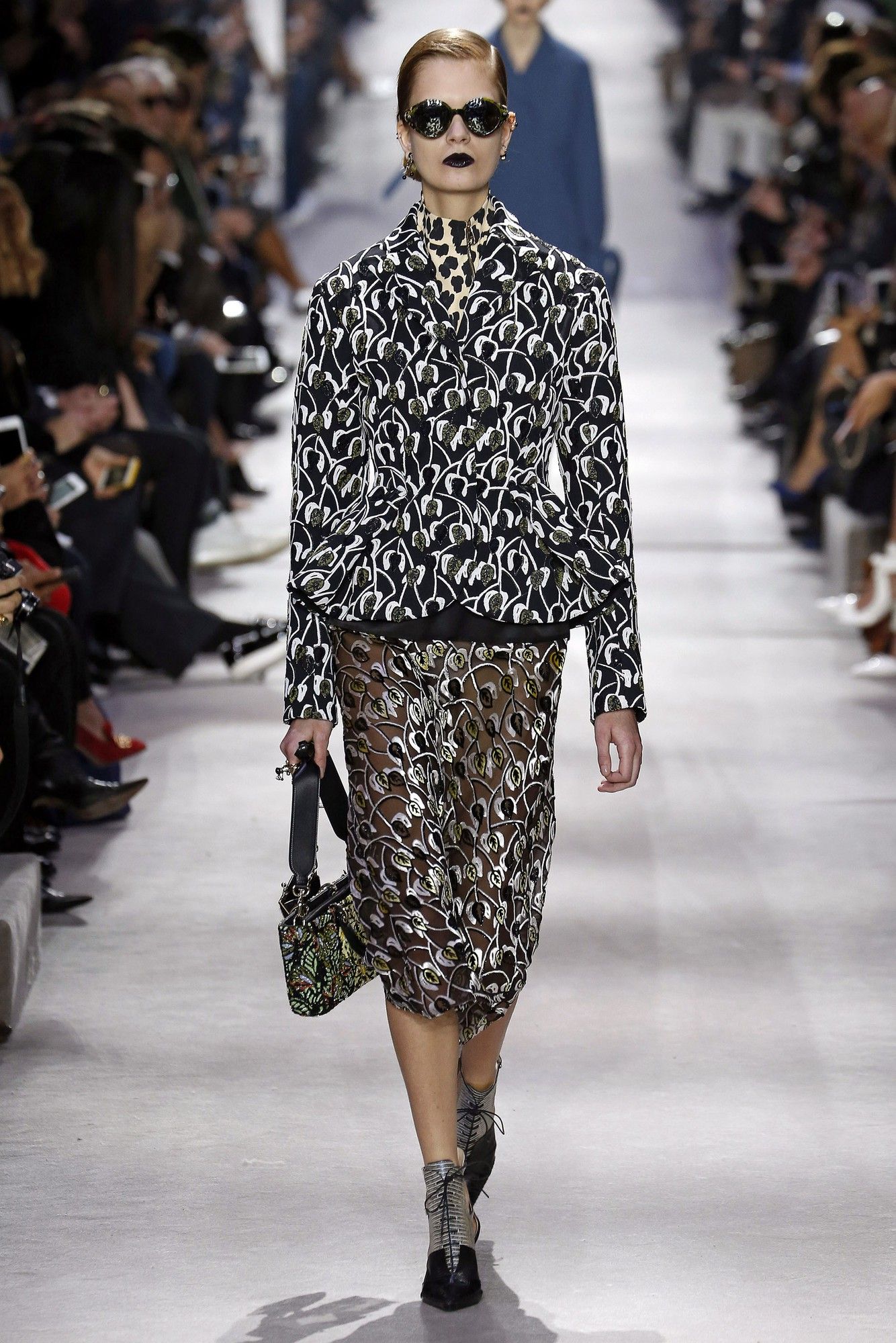 Коллекция Christian Dior прет-а-порте сезона осень-зима 2016-2017_38