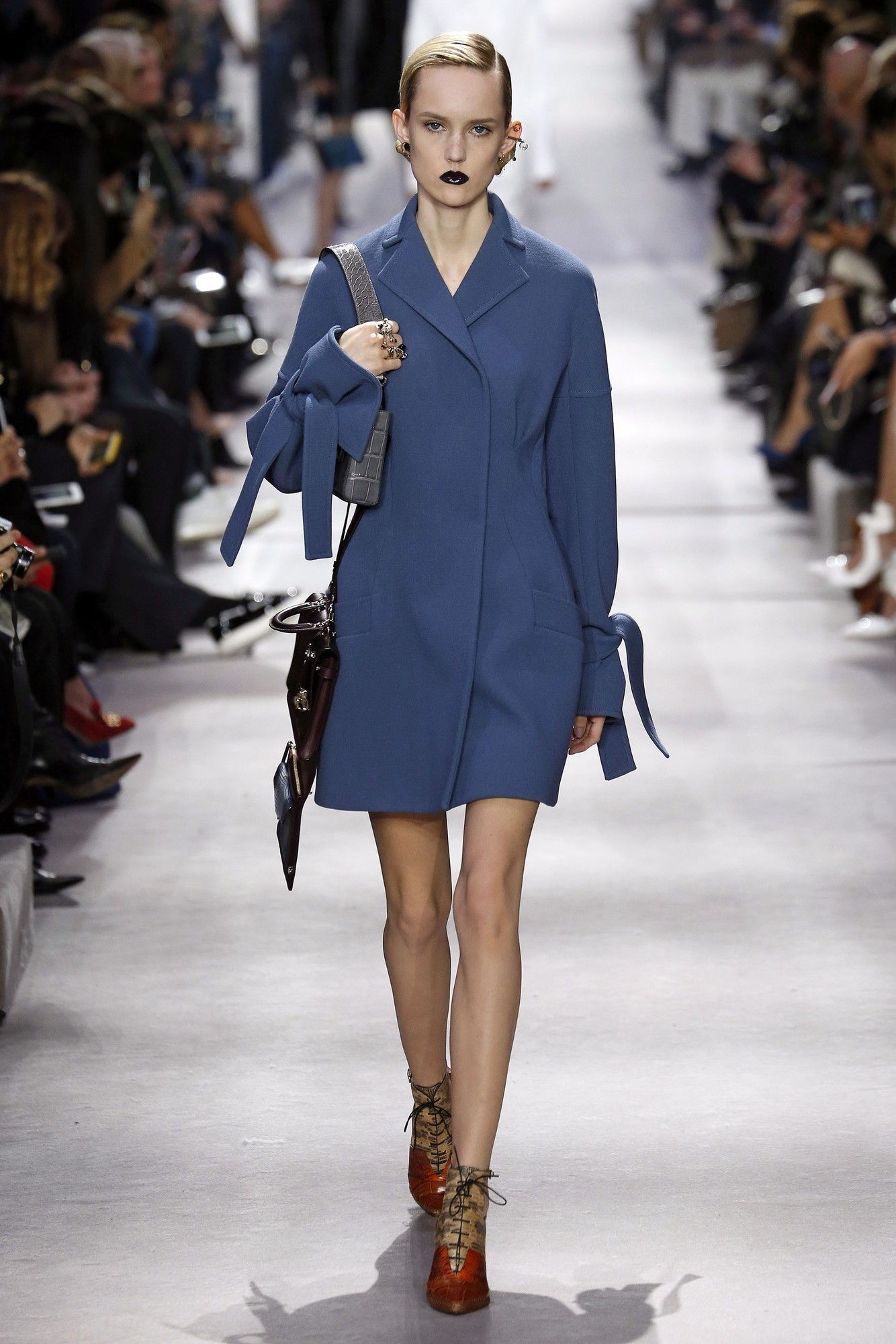 Коллекция Christian Dior прет-а-порте сезона осень-зима 2016-2017_39