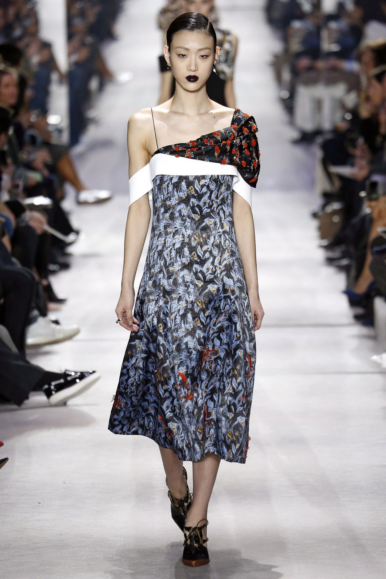 Коллекция Christian Dior прет-а-порте сезона осень-зима 2016-2017_46