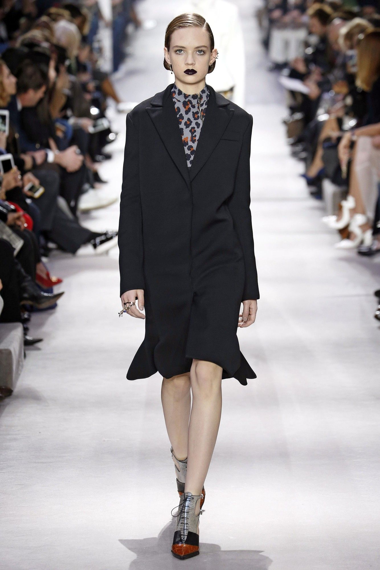 Коллекция Christian Dior прет-а-порте сезона осень-зима 2016-2017_36