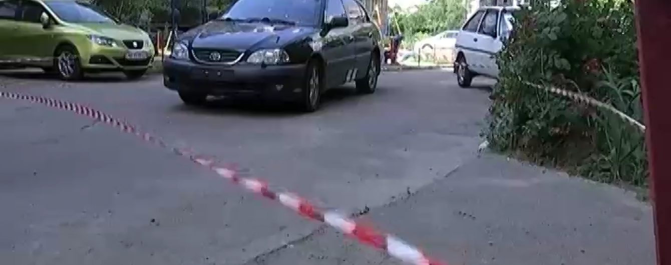 Запорізький кілер-невдаха спалив свій дитячий візочок зі зброєю