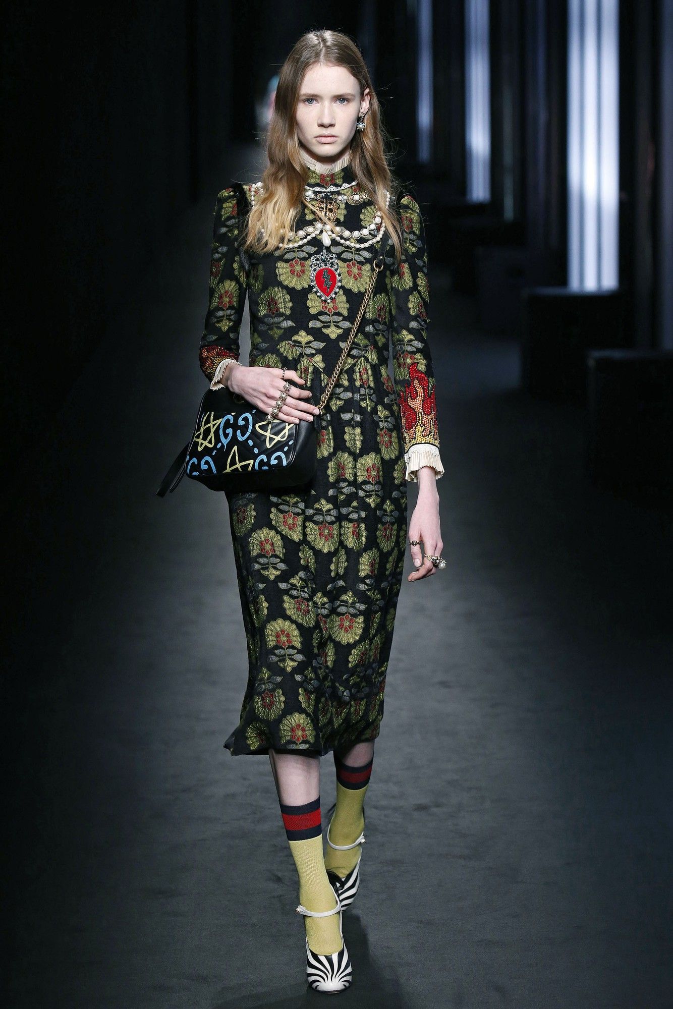 Коллекция Gucci прет-а-порте сезона осень-зима 2016-2017_22