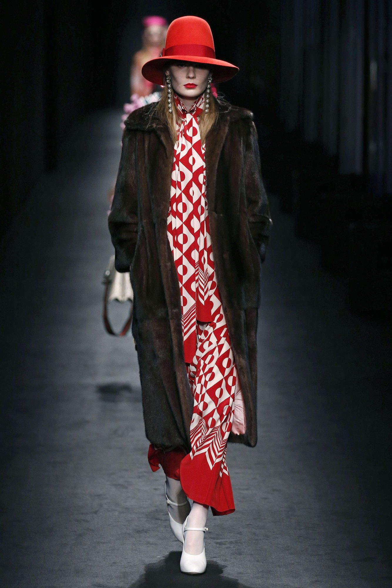 Коллекция Gucci прет-а-порте сезона осень-зима 2016-2017_61