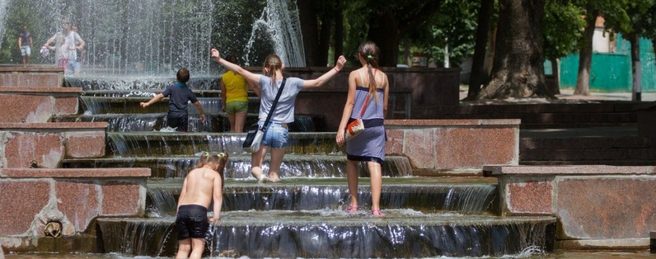 Українців попереджають про теплові та сонячні удари через тривалу спеку