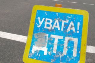 На Сумщине бензовоз столкнулся со школьным автобусом, есть пострадавшие