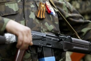 Боевики обстреляли из танка силы АТО в районе Пищевика и Павлополя. Движение на КПВВ было остановлено