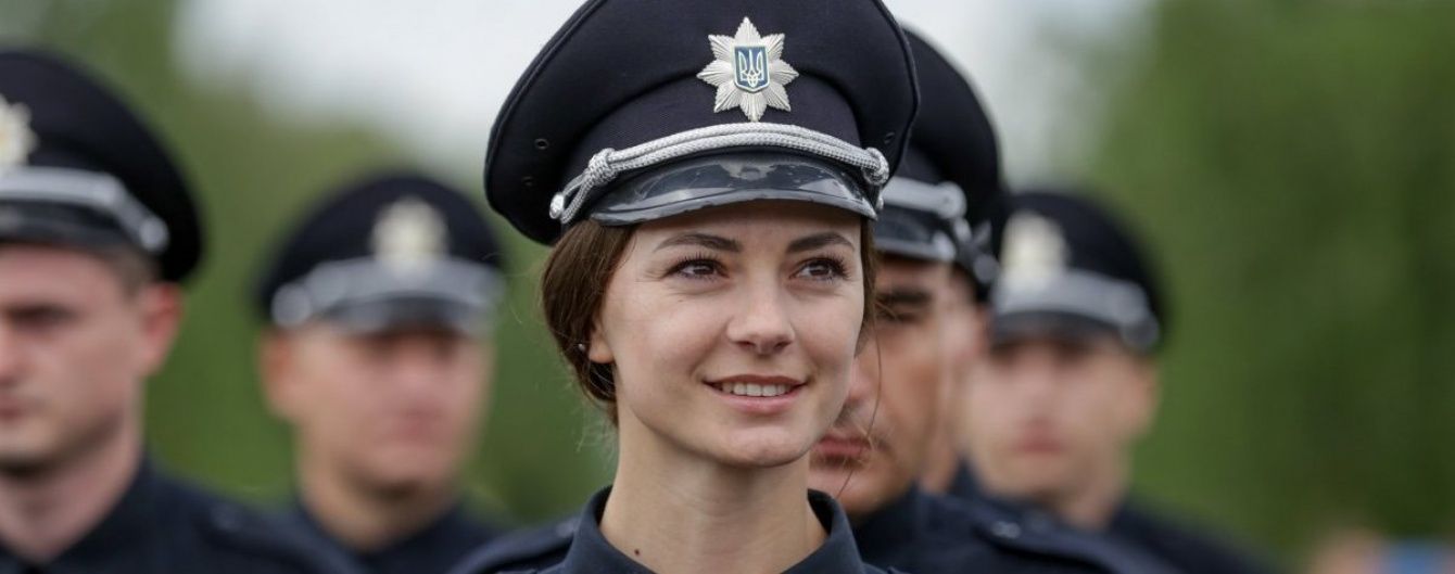 Фигурант "дела рюкзаков" продал Нацполиции фуражек на 2 миллиона гривен