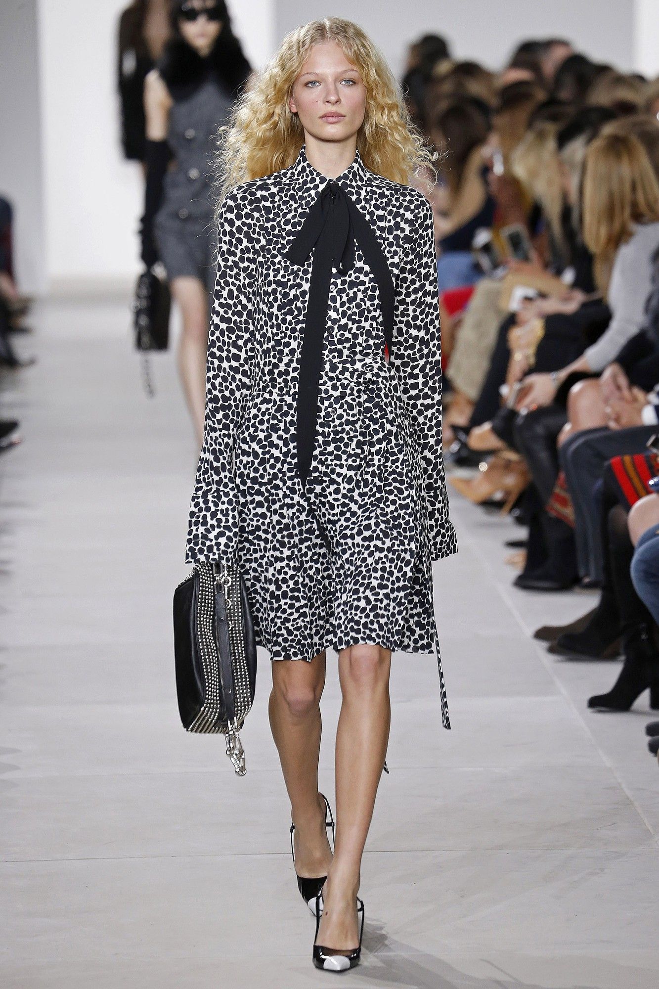 Коллекция Michael Kors прет-а-порте сезона осень-зима 2016-2017_44