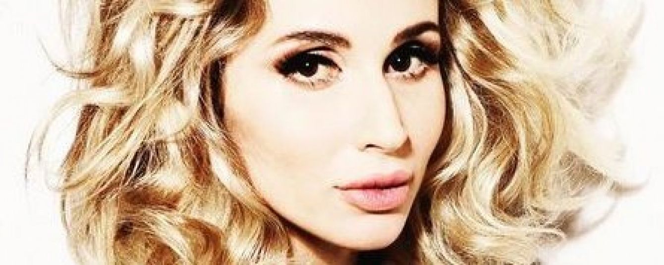 Звездный отдых: Loboda в купальнике сверкнула пышной грудью