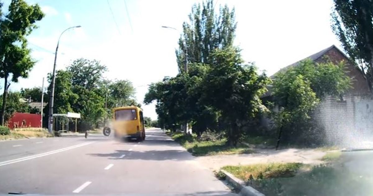 У Херсоні в маршрутки на ходу відлетіли колеса