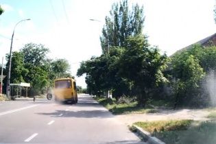 У Херсоні в маршрутки на ходу відлетіли колеса
